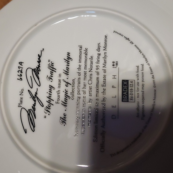 Marilyn Monroe Plates Rising Star and Stopping Traffic-Orig Box Cert of Auth - Picture 4 of 7